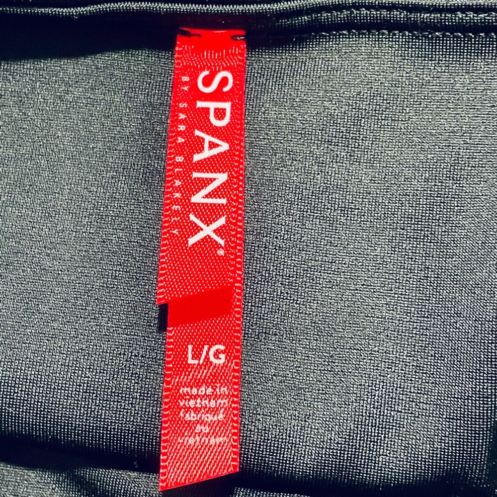 SPANX Black Leggings - Picture 8 of 9